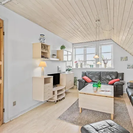 Prázdninový dům 4 Bedroom Stunning In *
